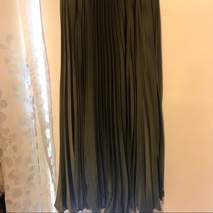 Green pleaded maxi shirt
